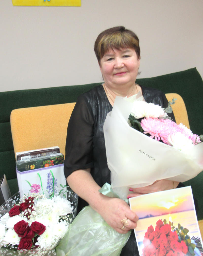 День рожденья раз в году.  