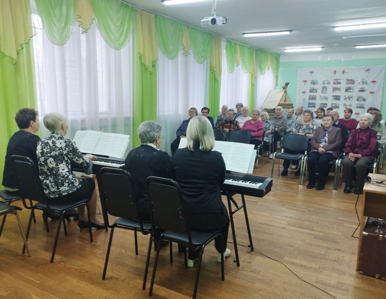 Выступление фортепианного квартета «Дивертисмент